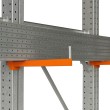 Zoom sobre la estantería cantilever cargada