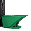 Vista general de la tolva autobasculante verde 1100L con una carretilla elevadora