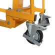 Zoom sobre las ruedas giratorias del apilador posicionador trabajo con manivela 1500 mm 200 kg